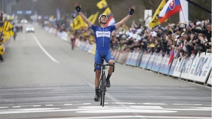 Curse cicliste "Monument" înaintea Turul Italiei și Turului Franței. Olandezul Niki Terpstra a câștigat într-o manieră fantastică o cursă cu 18 cățărări prevăzute în ultimii 150 de kilometri