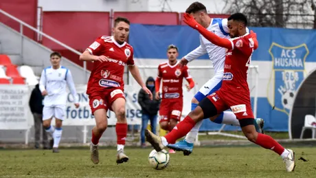 Fotbal doar din pasiune. Povestea fotbalistului de la ”U” Cluj care joacă pe gratis. Costel Enache a debutat cu Hușana Huși alți doi jucători, iar unul a și marcat