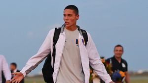 Cel mai extravagant cadou primit de David Popovici după ce a devenit campion mondial! Directoarea liceului unde învață a dat frâu liber imaginației și i-a dăruit asta sportivului