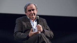 Șoc la cel mai înalt nivel al fotbalului mondial: Sepp Blatter și Michel Platini sunt puși sub acuzare pentru fraudă!