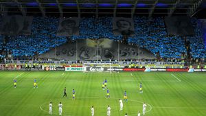 Încă un ABUZ făcut de LPF!** Clubul Petrolul, amendat deși galeria spune că avea aprobare pentru spectacolul de la meciul cu Rapid