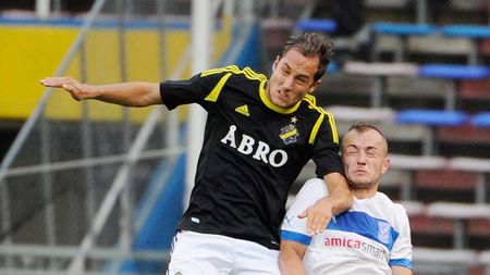 Fanii lui Lech Poznan au boicotat partida de Europa League în semn de protest față de decizia UEFA de a dona bani din bilete pentru refugiații sirieni