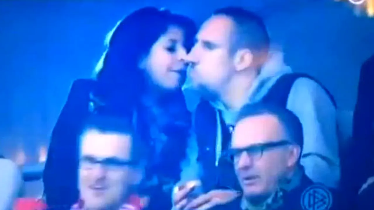 VIDEO AMUZANT!** Soția lui Ribery a încercat să fie romantică, dar fotbalistul a dat-o rău în bară! :) Cum a reacționat când iubita lui l-a sărutat