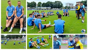 Corvinul s-a reunit cu 18 jucători! Singura noutate din lotul lui Florin Maxim vine de la Poli Iași