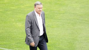 Probleme la CFR** Minim 8 români pe foaia de joc!