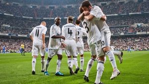 VIDEO Real câștigă în 10 oameni și e la un singur punct în spatele Barcelonei! Vezi rezumate