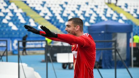 Fără scrupule! Dan Şucu i-a pus pe masă un contract uriaş şi fotbalistul nu mai vrea să se prezinte la reunirea lui Sepsi, dacă oferta Rapidului nu e acceptată