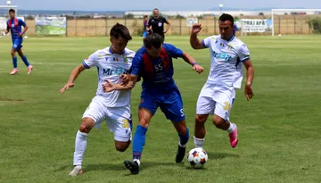 AFC ASA a remizat în amicalul cu Petrolul, cu gol dat de unul dintre nou-veniți. Mureșenii au mai bifat o achiziție, a unui fundaș cu trecut controversat