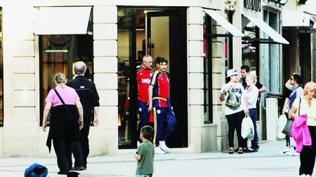 Piți iubește luxul!** Ce a făcut selecționerul în centrul vechi al Luxemburgului