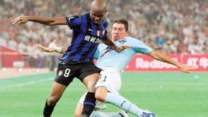 Kolarov, peste Chivu