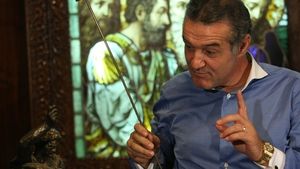 Becali: "Nu ați văzut cum 'mușamaliza' Tănase mingea? Trebuie sa fii de la Bălăceanca să-l dai"