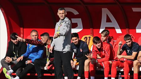 Amenințați cu desființarea echipei, jucătorii de la Tunari au făcut o promisiune primarului pentru ultimele meciuri rămase de disputat în acest an. Se caută și un antrenor principal