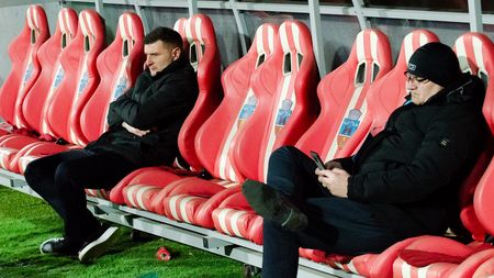 UTA Arad a făcut demersuri pentru a-l avea pe Laszlo Balint pe bancă cu FC Botoșani: „Antrenorul nostru are test negativ, sunt șanse...”