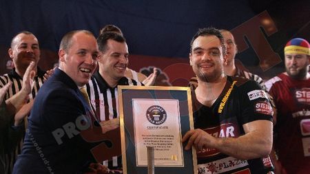 A intrat în Guiness Book!** Ion Oncescu a învins 1.000 de persoane la skandenberg, un record mondial