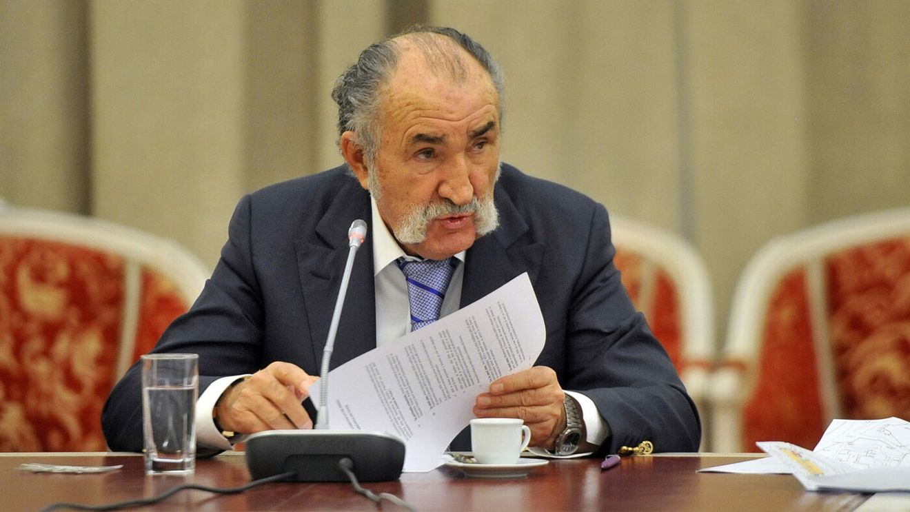 Fundația Olimpică Română a deschis o școală de fotbal în București, în parteneriat cu Ion Țiriac! Copiii vor putea participa gratuit la antrenamentele conduse de doi foști fotbaliști