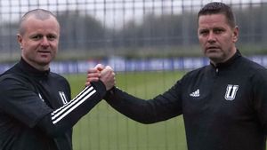 Haos la FC U Craiova: Bobi Verdeș, antrenorul interimar anunțat de Adrian Mititelu, nu vrea să stea la club pentru meciul cu Sepsi! „Normal ar fi să plec cu Flavius Stoican" | EXCLUSIV