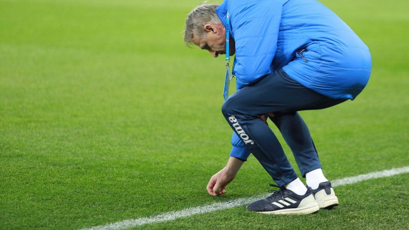 Avertismentul lui Săndoi înainte de Chindia - FC Botoșani. Pierdere importantă pentru dâmbovițeni