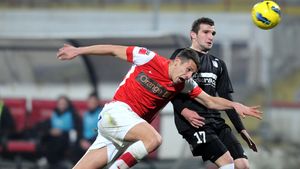 Ionuț Șerban: "Nu mi-a trecut prin cap că o să ajung la Dinamo. Țin cu ei, pentru că aici evoluez" Ce au spus Lazăr și Elton după vizita medicală