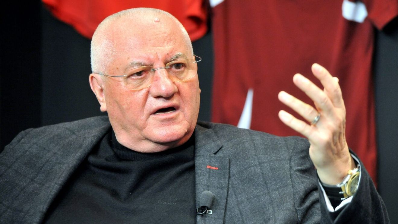 Dumitru Dragomir îl ridică în slăvi pe Călin Georgescu în lupta cu Elena Lasconi: „La o confruntare, el defilează. Pe probleme financiare face praf pe oricine”