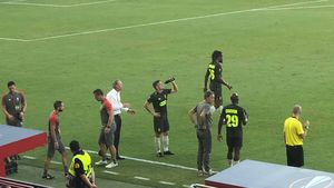 "Ce să fac? Să mă las? Sunt ofticat!" Răzvan Marin și un discurs sincer după 1-5 cu Sevilla