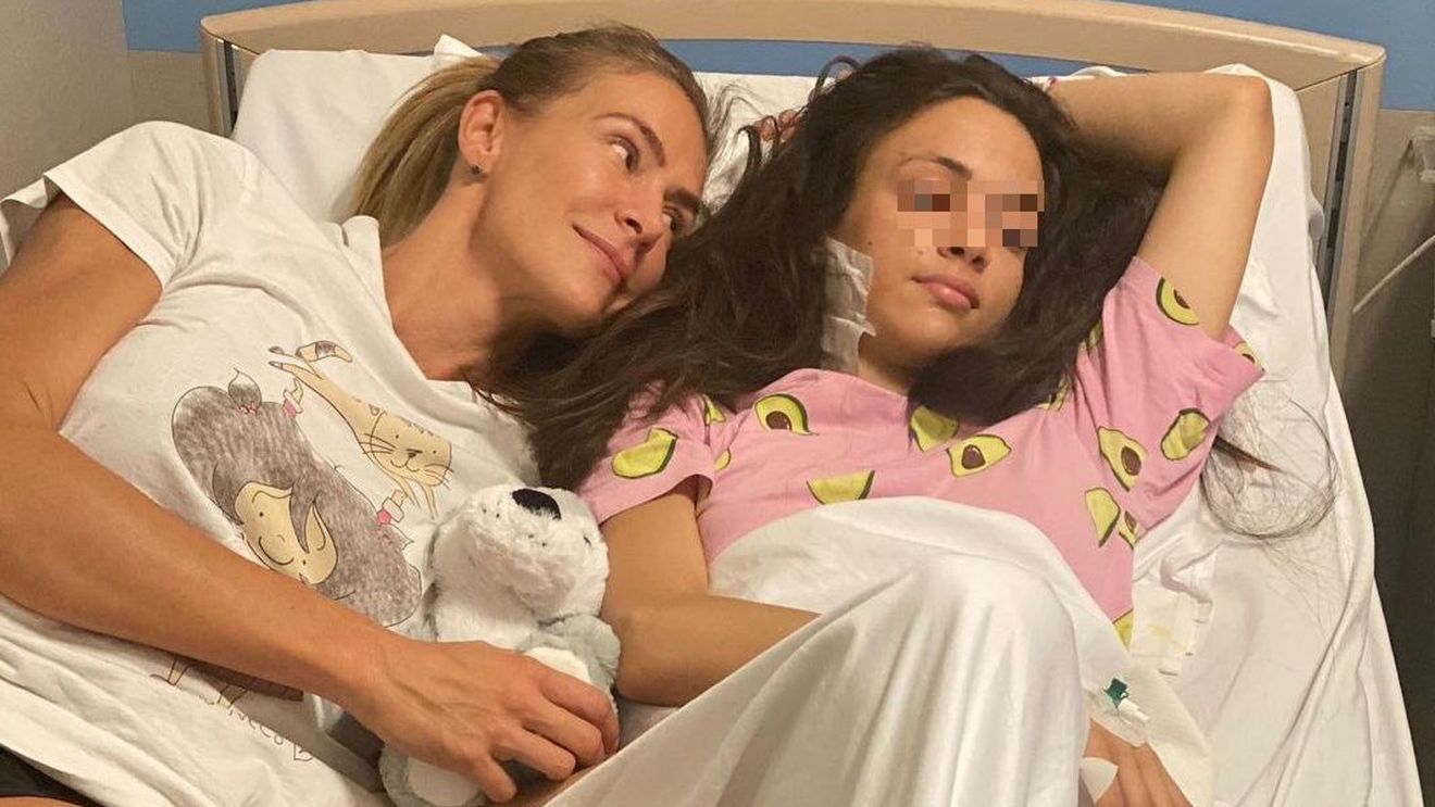 Roxana Ciuhulescu a oferit noi detalii despre starea fiicei sale, după ce micuța a suferit o operație de 9 ore. L-a atacat și pe fostul ei soț: „Pensia alimentară și niciun leu în plus”