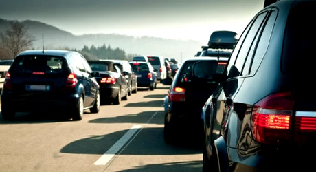 Șoferii trebuie să obțină certificat de omologare individuală. NU este permis accesul pe drumurile publice. Se aplică amendă