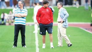 Ienei: "Mi-e frică pentru Lăcătuș că nu va termina bine la Steaua"