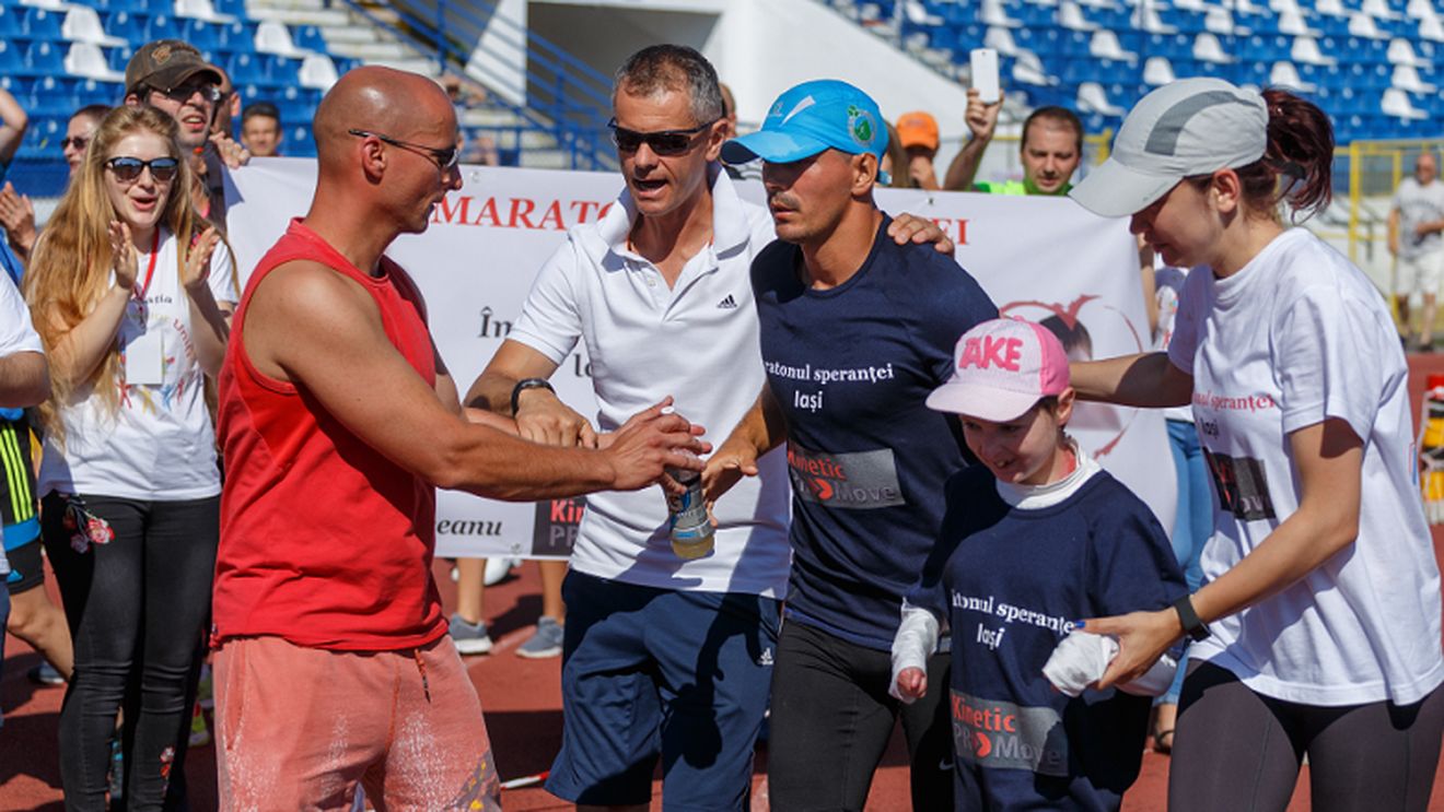 SPECIAL | Eroul Iașiului. Alin Vorniceanu a alergat 24 de ore pe stadionul din Copou, pentru o cauză nobilă: "Sunt epuizat, nu m-am gândit că va fi atât de greu"