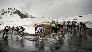 Doliu în lumea ciclismului! Un cunoscut sportiv a murit la 25 de ani în anul în care și-a pierdut tatăl: „O durere imensă!”