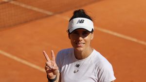 Sorana Cîrstea nu se dezminte! Românca s-a calificat în turul doi la Madrid, dar le-a dat mari emoții fanilor