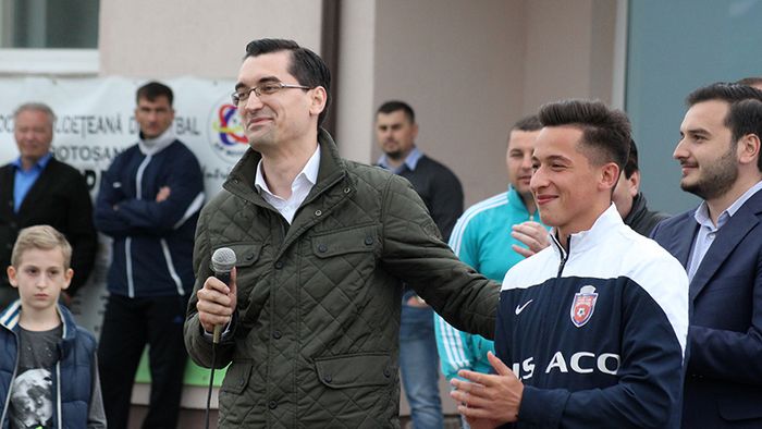 Fotbalist de la FC Botoșani remarcat de președintele FRF. "L-am încurajat să joace încă doi ani în România și apoi să plece într-un campionat puternic"