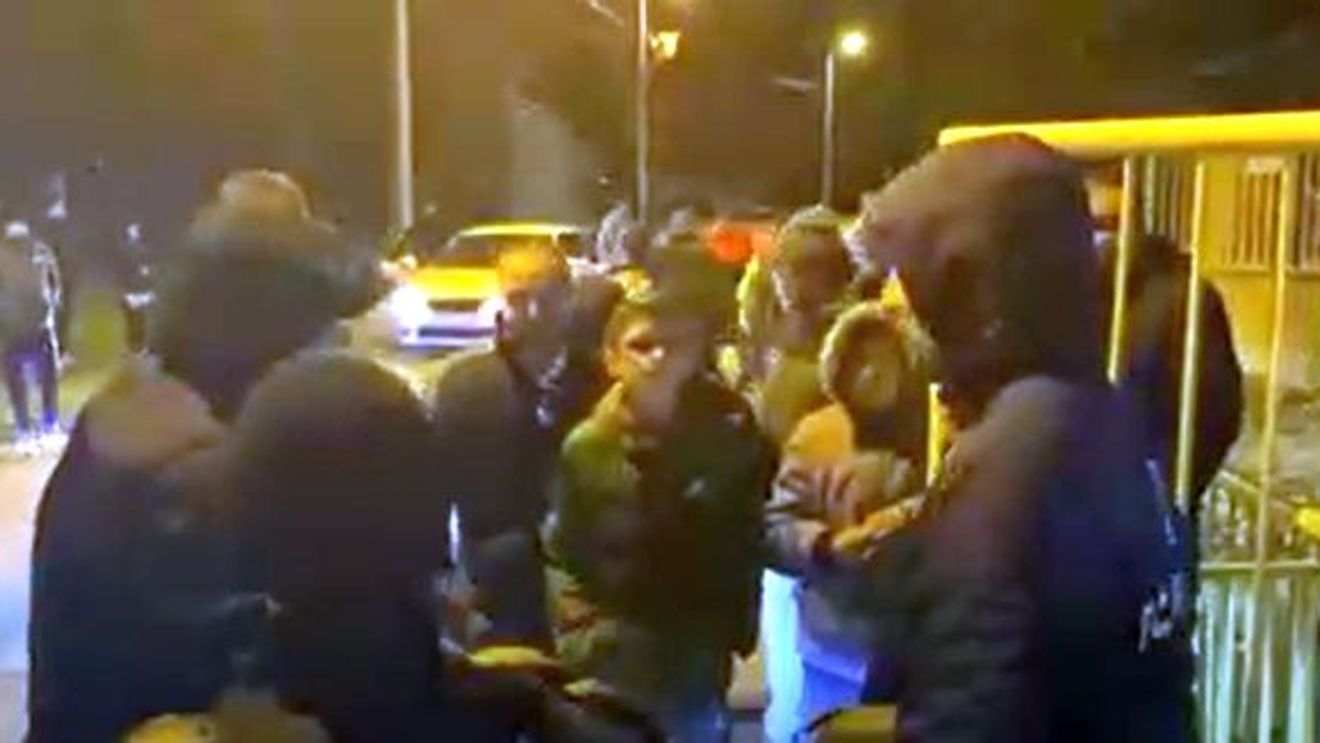 Scandal mare după FC Argeș - Petrolul! Portarul Cătălin Straton, prins la înghesuială: „Să-ți fie rușine, bă!”