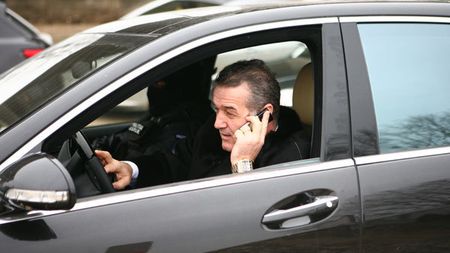 Ultimele mutări au scos la iveală noua "minte luminată" de la Steaua!** El e omul din umbră care controlează tot ce mișcă la echipă