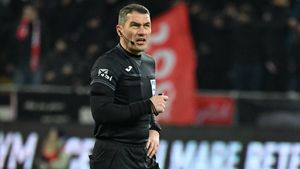 Scandal uriaș la FC Argeș - Farul! Bogdan Andone s-a luat la ceartă cu Istvan Kovacs și a fost eliminat: „Tu nu ai voie să vorbești!”