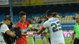 GALERIE FOTO | Din cantonament, direct în brațele iubitei! A chemat-o într-o mini-vancață în Spania