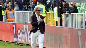 Cum se poartă cu fotbaliştii miliardarul american care a plătit cel mai scump transfer al unui jucător român din Superliga, după ce l-a cumpărat de la Gigi Becali