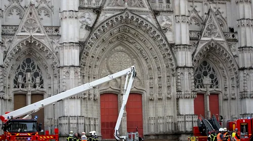 Incendiu puternic la o altă catedrală din Franța, după Notre Dame: „Am fost șocată!” Un procuror vorbește deja de un „act criminal!” | FOTO&VIDEO