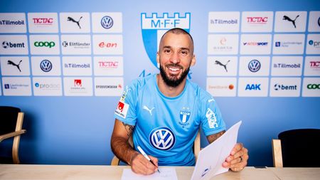 OFICIAL | Malmo a pus mâna pe un super-atacant, la doar o zi de la victoria cu CFR Cluj