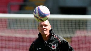Paul Gascoigne se antrenează alături de juniorii lui Newcastle