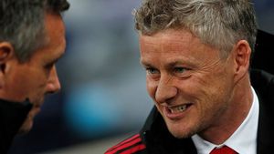 Din gigant adormit în sperietoarea Premier League în doar șase pași. Cu De Gea uluitor, Manchester United a dat lovitura pe terenul lui Tottenham, iar Solskjaer continuă să scrie istorie