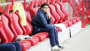 O nouă "ȚEAPĂ‚" pentru Steaua!** VEZI cât trebuie să-i plătească Becali lui Mititelu dacă îl vinde pe Andrei Ionescu!