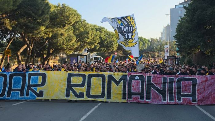 Nu le-a venit să creadă când l-au văzut la Istanbul. Fostul premier al României, în Zidul Galben