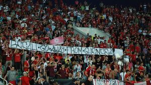 Becali contestat și-n Bulgaria!** "Go away from Ghencea!"