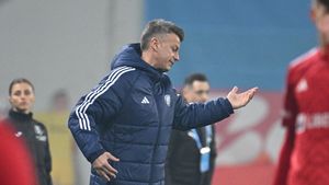 Faza care l-a scos din minți pe Ovidiu Burcă la Universitatea Craiova - Oțelul Galați 2-1: „Nu e posibil!”. Reacția lui Ahmed Bani după primul gol pentru dunăreni: „Nu are niciun rost”