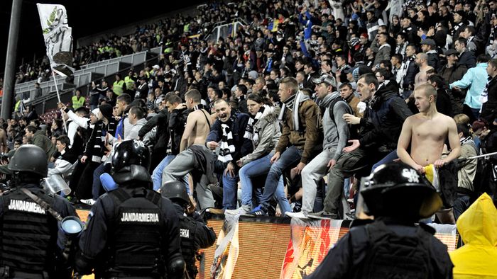 SURPRIZĂ‚ | CFR s-a răzgândit și vinde bilete pentru meciul cu "U". Joi anunțau că închid tribunele. Cât costă și când se vând tichetele