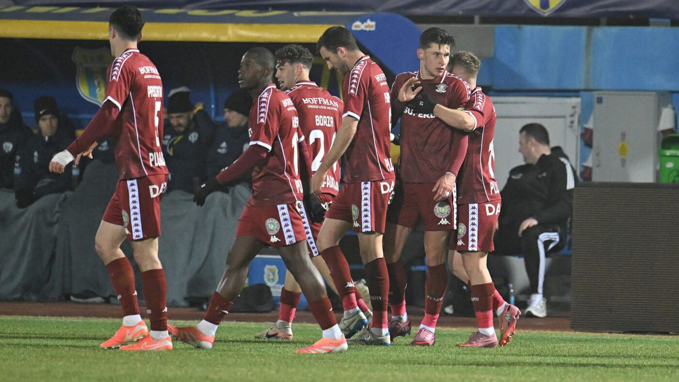 Ce lovitură a încasat Rapid! Fotbalistul s-a rupt în meciul cu FC Argeș și a ieșit plângând de pe teren