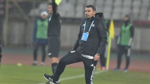 Eugen Trică a urlat la interviuri după remiza cu Dinamo: „Cine nu dă 100%, pleacă! Avioanele sunt pregătite. Nu stăm la discuții”