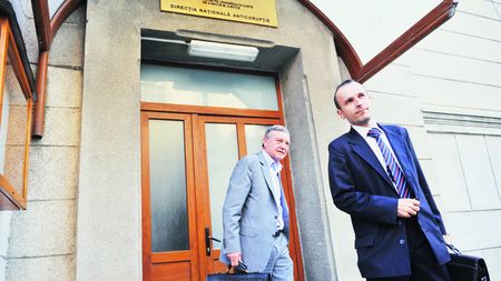 Sandu și Dragomir, urmăriți penal:** DNA a deschis dosarul! "Dacă aș fi procuror, nu m-aș acuza pe mine" Vezi reacția lui Mitică