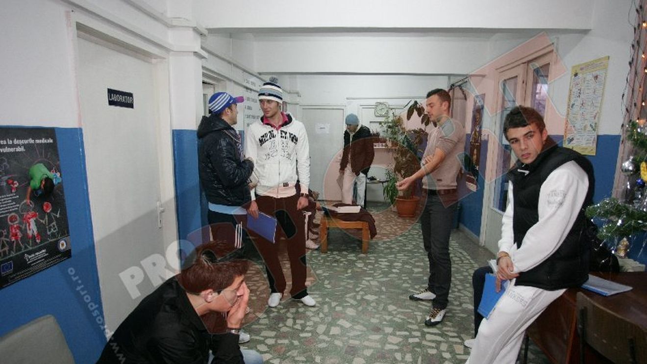 FOTO** Universitatea Craiova a efectuat vizita medicală!