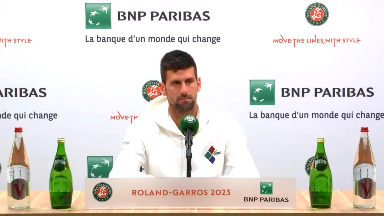 Novak Djokovic, întrebat despre huiduielile primite în semifinala cu Carlos Alcaraz de la Roland Garros! Doar el putea răspunde astfel: „Nu îmi pasă!